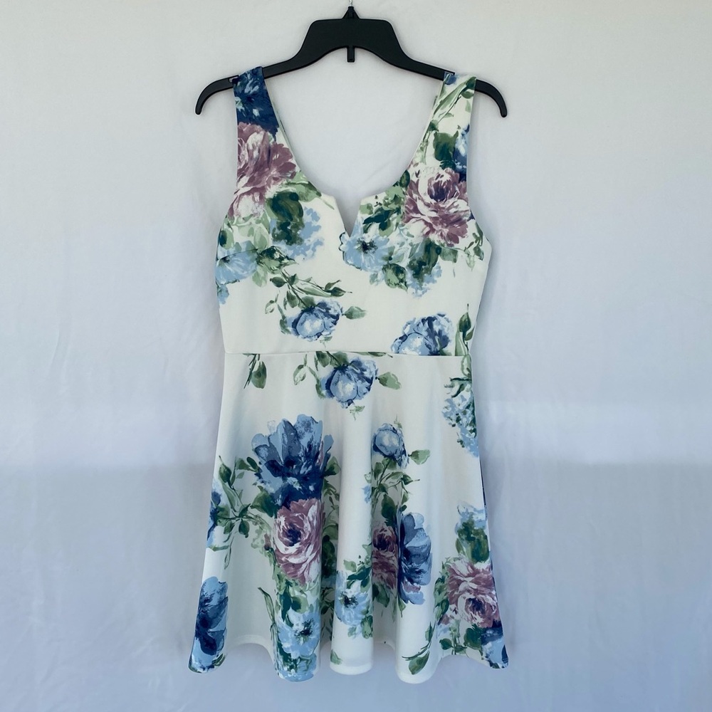 Francesca’s White Floral Scuba Aline Dress